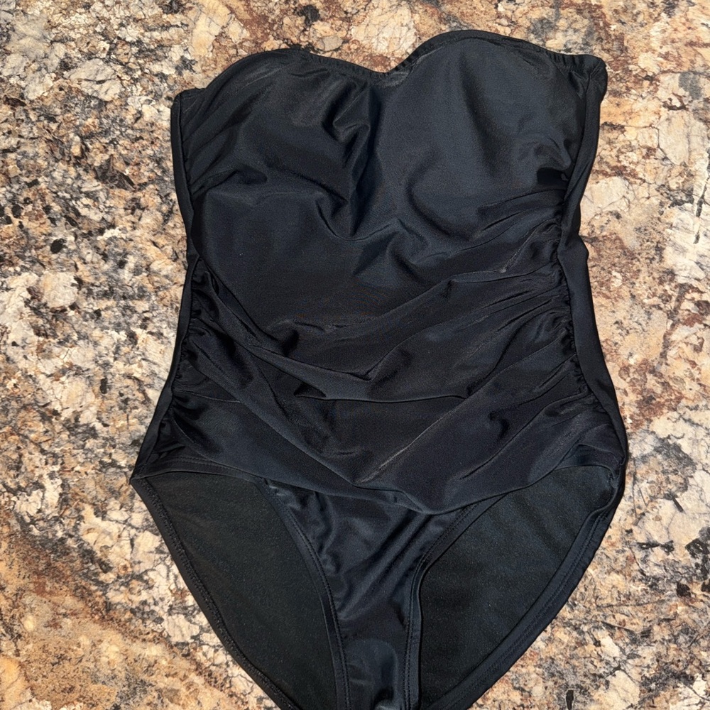 DKNY-Elegant Black Women's Swimsuit - Picture 3 of 6